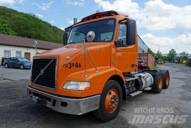 Volvo VNM64T Шасі з кабіною
