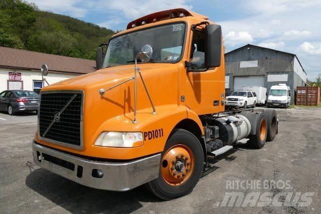 Volvo VNM64T Шасі з кабіною