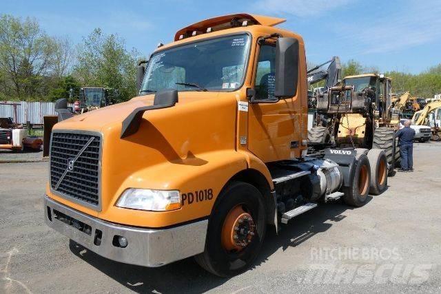 Volvo VNM64T Шасі з кабіною