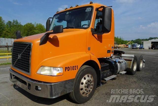Volvo VNM64T Шасі з кабіною
