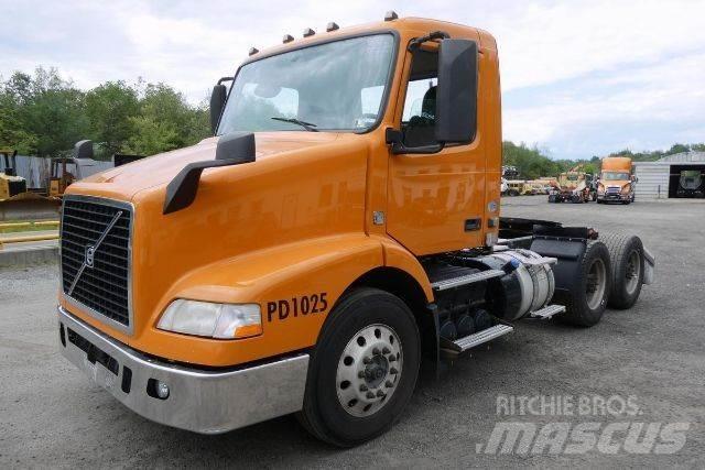 Volvo VNM64T Шасі з кабіною