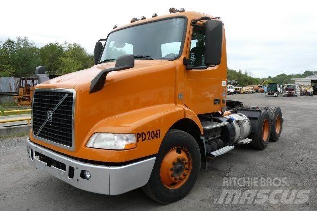 Volvo VNM64T Шасі з кабіною