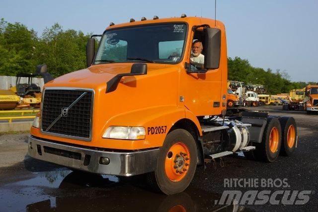 Volvo VNM64T Шасі з кабіною