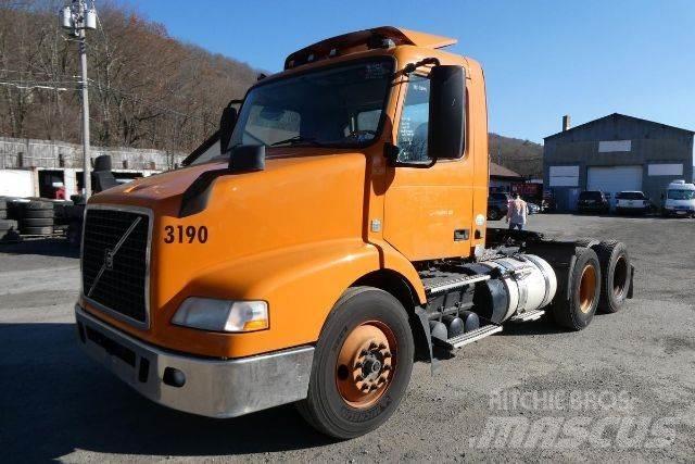 Volvo VNM64T Шасі з кабіною