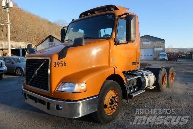 Volvo VNM64T Шасі з кабіною