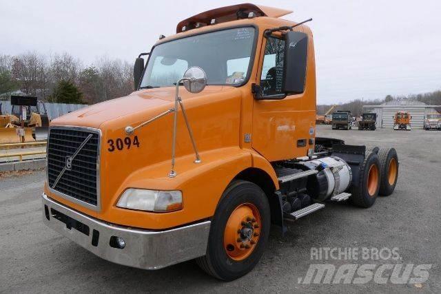 Volvo VNM64T Шасі з кабіною