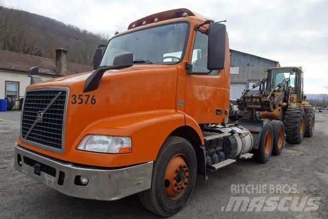 Volvo VNM64T Шасі з кабіною