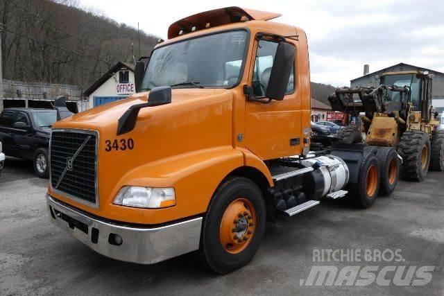 Volvo VNM64T Шасі з кабіною