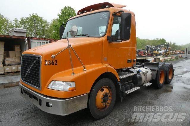 Volvo VNM64T Шасі з кабіною