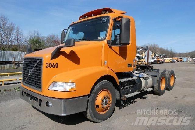 Volvo VNM64T Шасі з кабіною