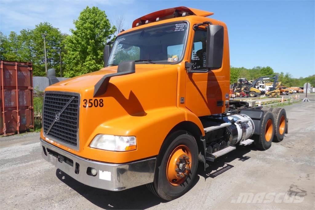 Volvo VNM64T Шасі з кабіною