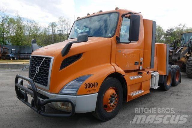 Volvo VNR64T300 Шасі з кабіною
