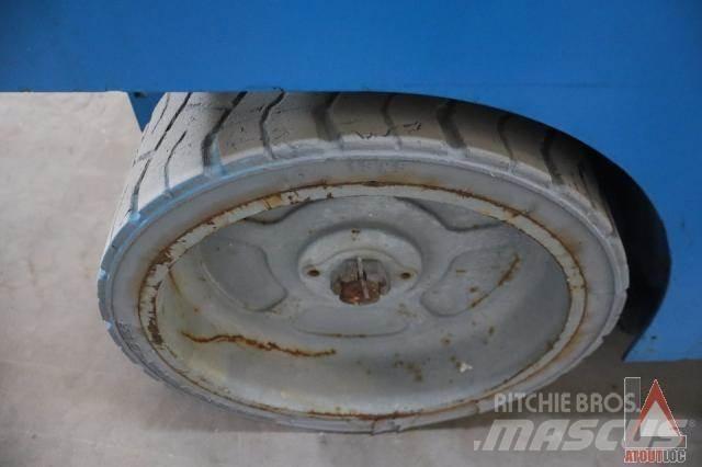Genie GS-2046 Колінчаті підйомники