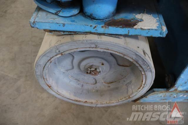 Genie GS-3246 Колінчаті підйомники