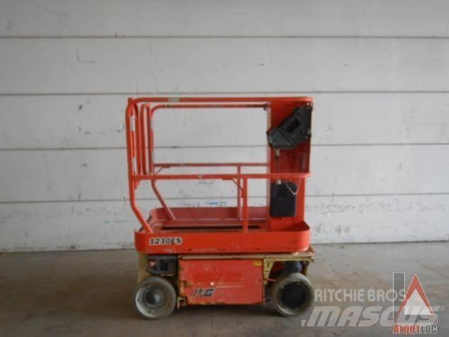 JLG 1230ES Колінчаті підйомники