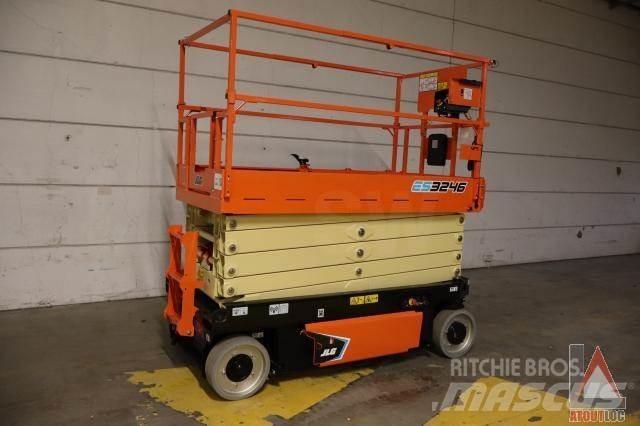 JLG 3246ES Колінчаті підйомники