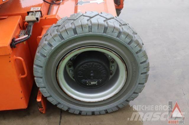 JLG E300AJP Колінчаті підйомники