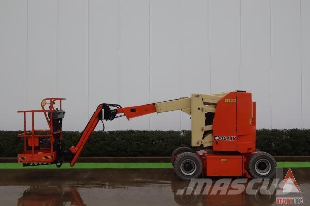 JLG E300AJP Колінчаті підйомники