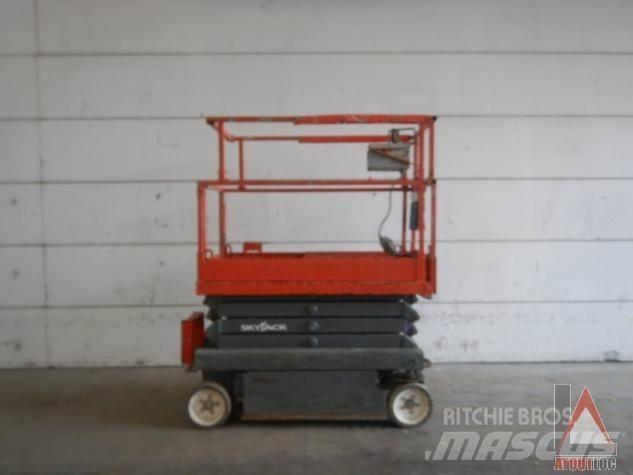 SkyJack SJ3219 Колінчаті підйомники