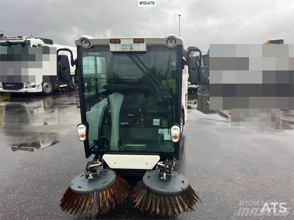 Boschung S2 sweeper Прибиральні машини