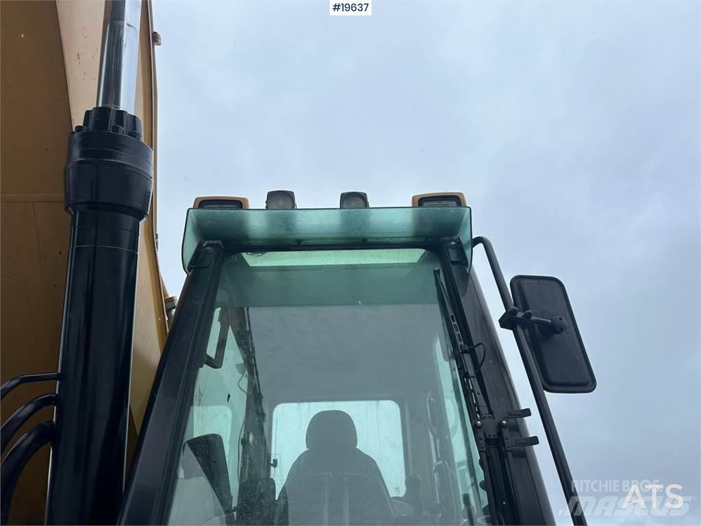 CAT 300D Гусеничні екскаватори