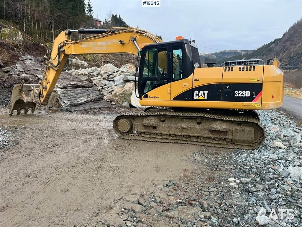 CAT 323D Гусеничні екскаватори