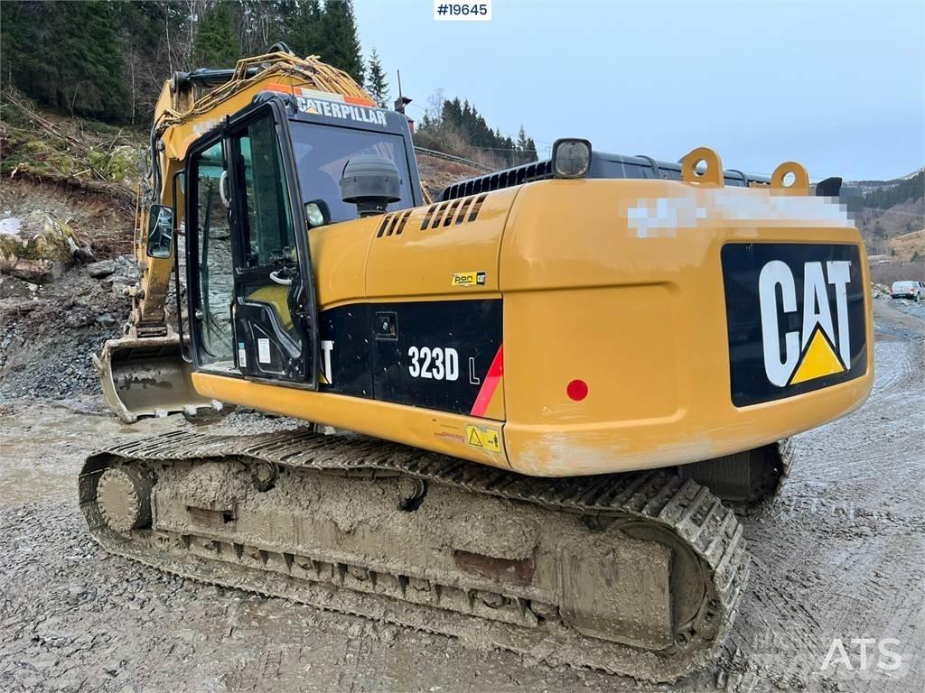 CAT 323D Гусеничні екскаватори