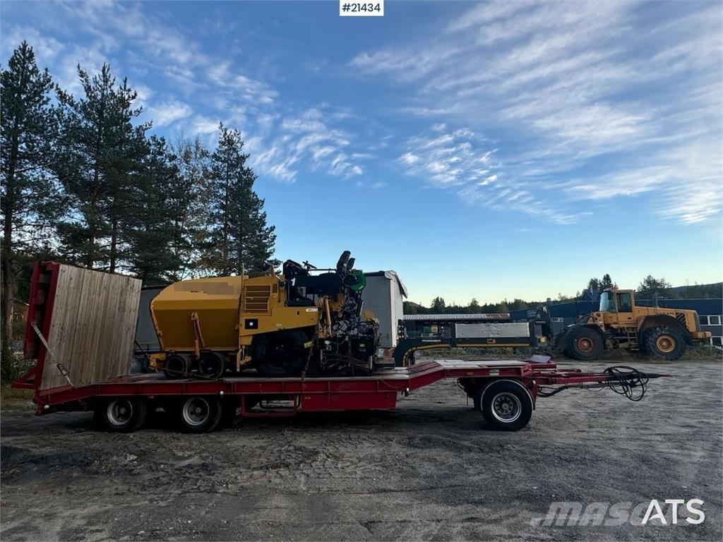 CAT AP 300 Асфальтовкладачі