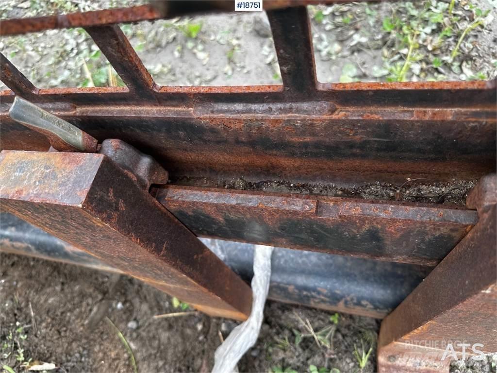 CAT Pallet Forks Будтехніка - Інші