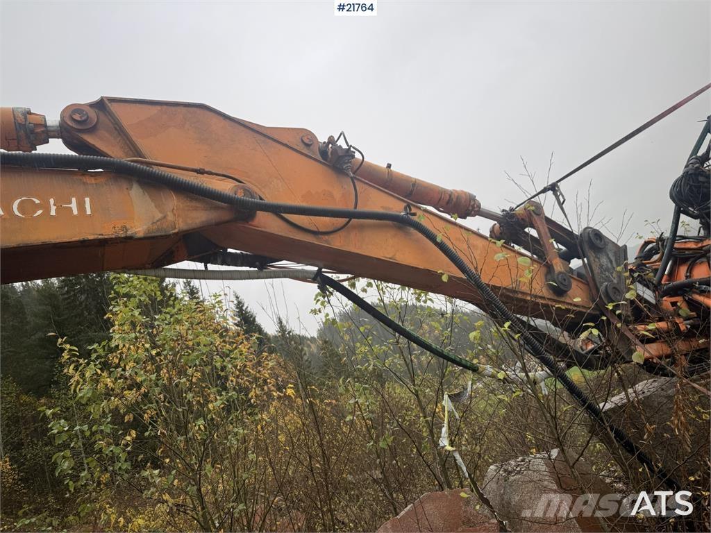 Hitachi FH 220 LC Гусеничні екскаватори