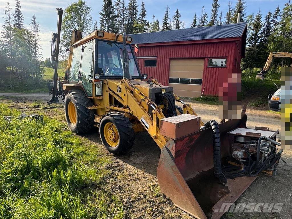 JCB Traktorgraver Екскаватори-навантажувачі