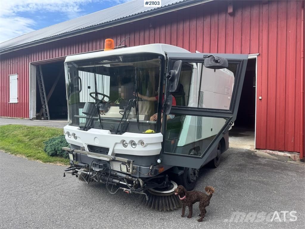 Ravo 540 Sweeper. Прибиральні машини
