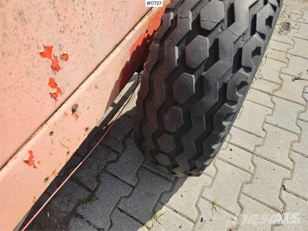 Agromet Z 224 Тюкові прес-підбирачі