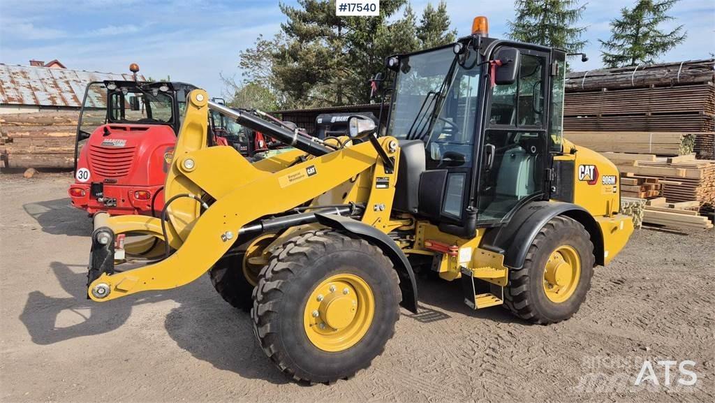 CAT 906M Фронтальні навантажувачі