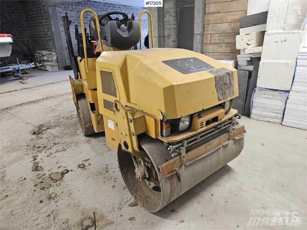 CAT CB24 Котки тротуарні