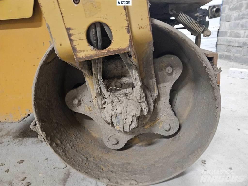 CAT CB24 Котки тротуарні
