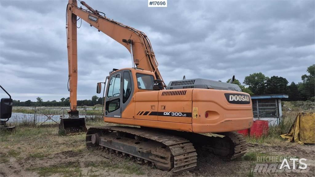 Doosan DX 300 LC Гусеничні екскаватори