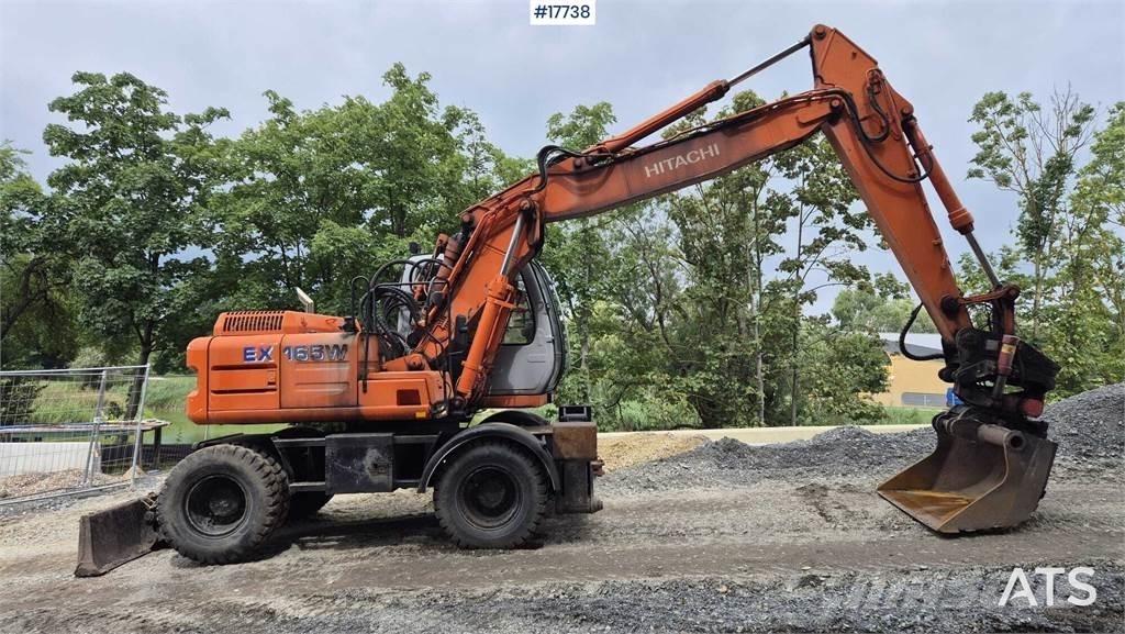 Hitachi EX 165W Колісні екскаватори