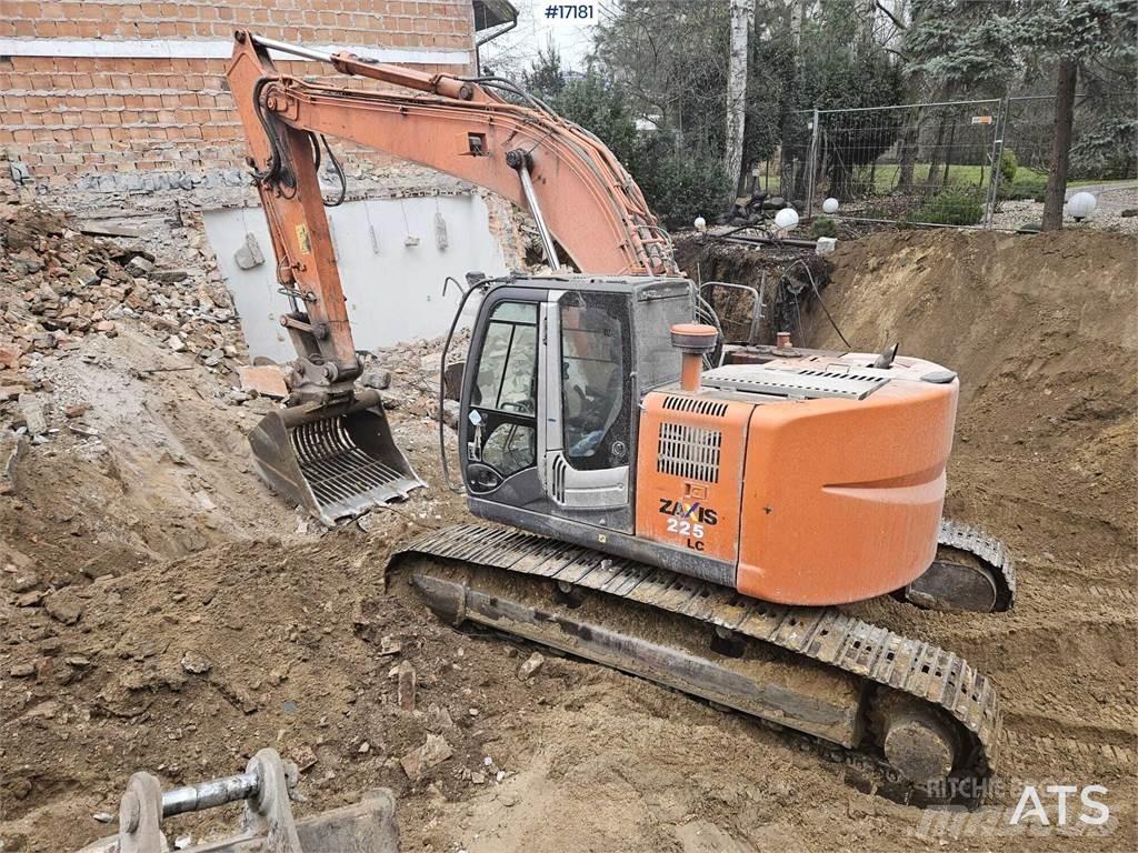Hitachi ZX225 LC Гусеничні екскаватори