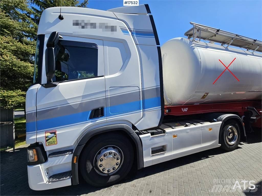 Scania R450 Тягачі