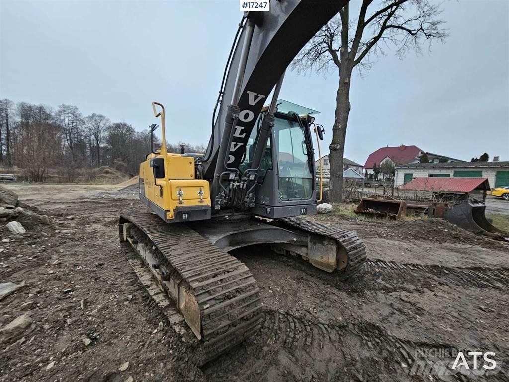 Volvo EC220DL Гусеничні екскаватори