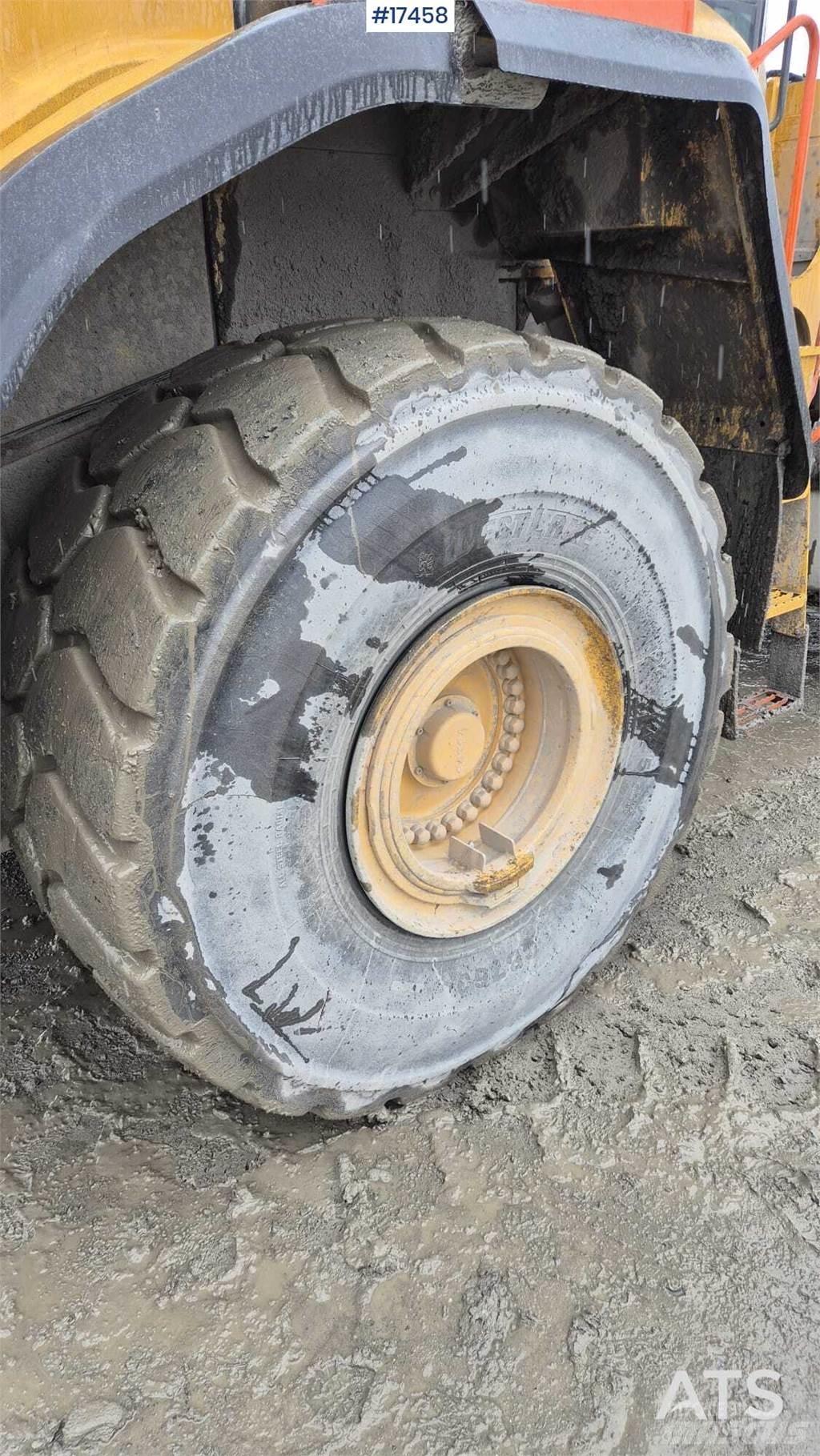 Volvo L220H Фронтальні навантажувачі