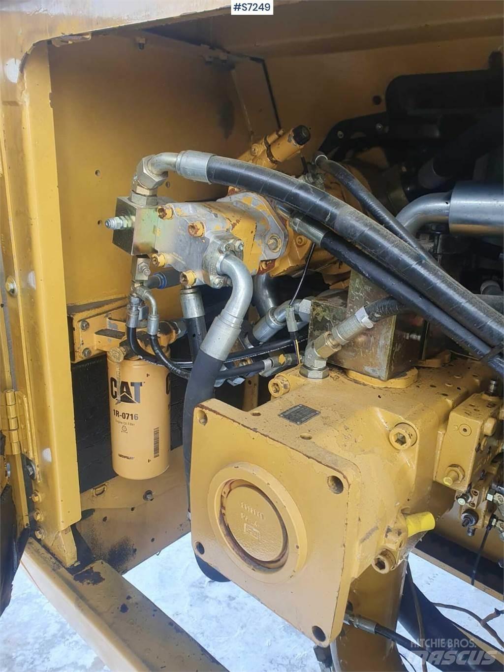 CAT 365C Гусеничні екскаватори