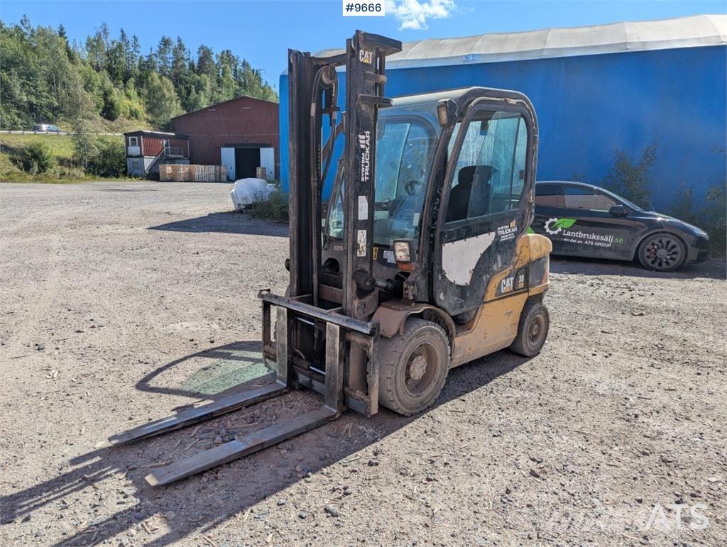 CAT DP30N Дизельні навантажувачі