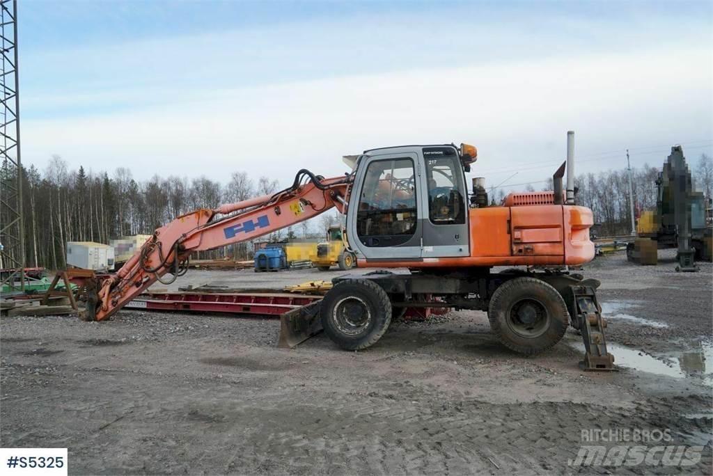 Hitachi EX165W Колісні екскаватори