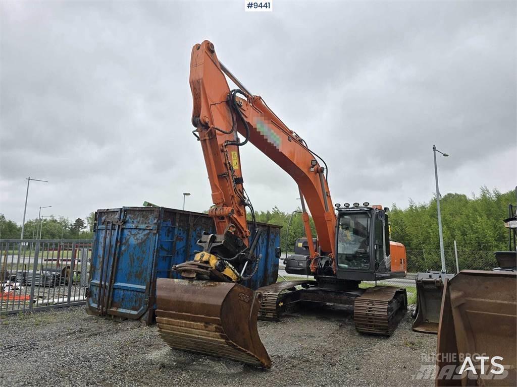 Hitachi ZX 250 LC-3 Гусеничні екскаватори