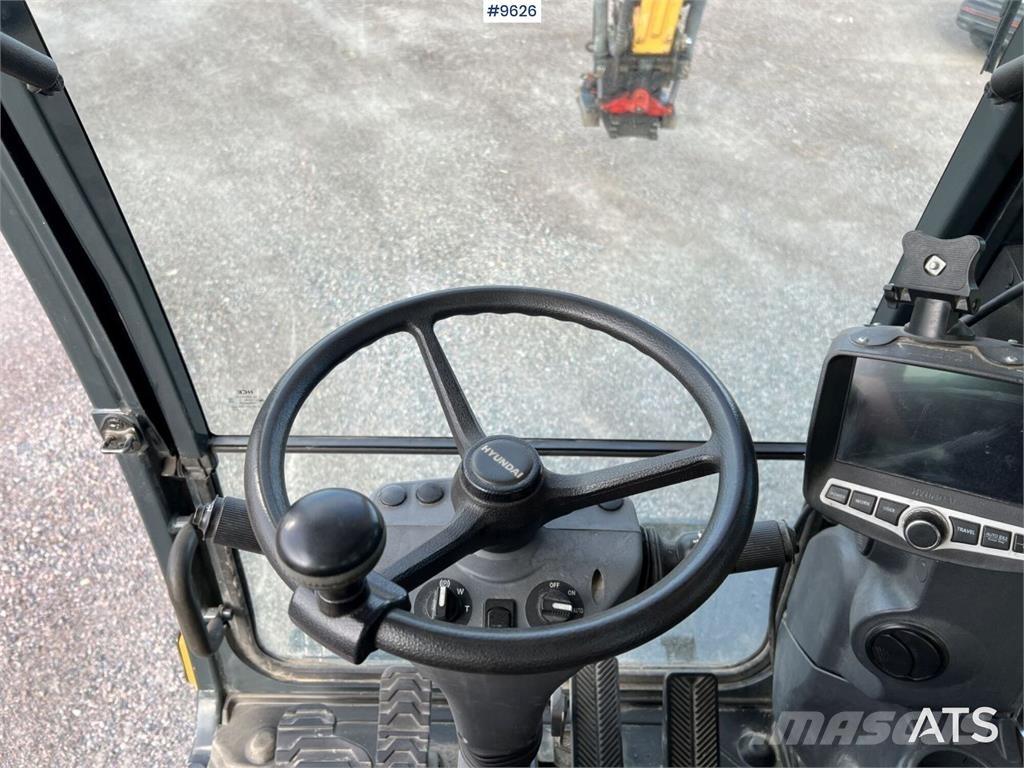 Hyundai 140W-9A Колісні екскаватори