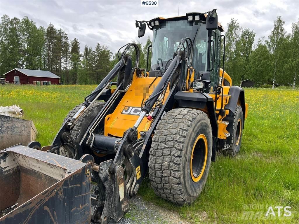 JCB 427 HT Фронтальні навантажувачі