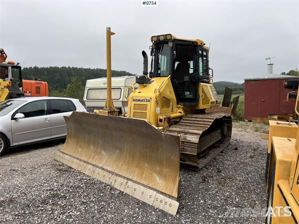 Komatsu D51PX-22 Гусеничні бульдозери
