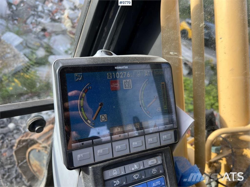 Komatsu PC210LC-8 Гусеничні екскаватори